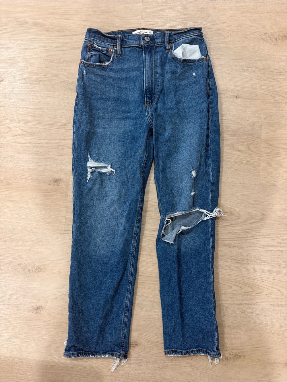 Abercrombie and Fitch 27 The ankle straight ultra highrise Jeans